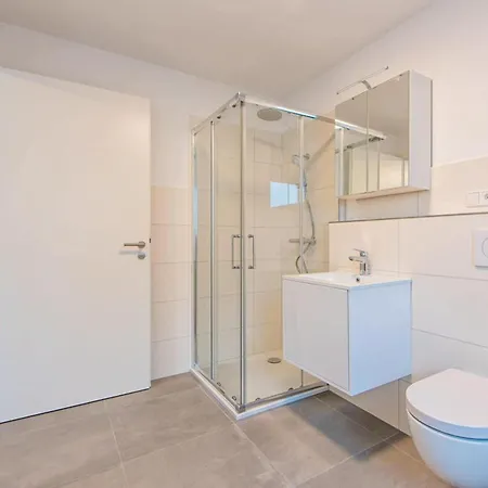 Bergstrasse 2 Pax Neu Parkplatz * Heppenheim (Bergstrasse)